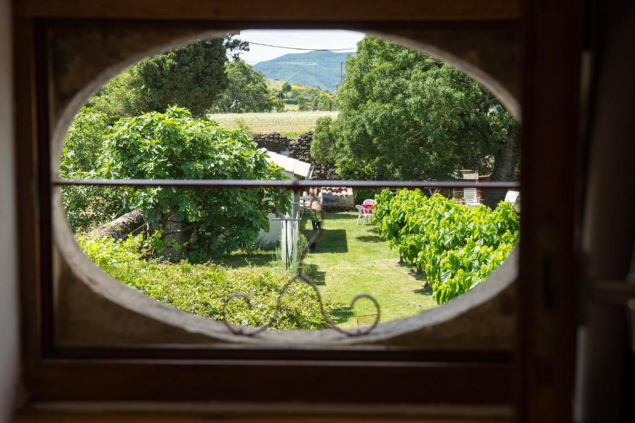 "Il Etait Une Soie..." Otel Saint-Vincent-de-Barres Dış mekan fotoğraf